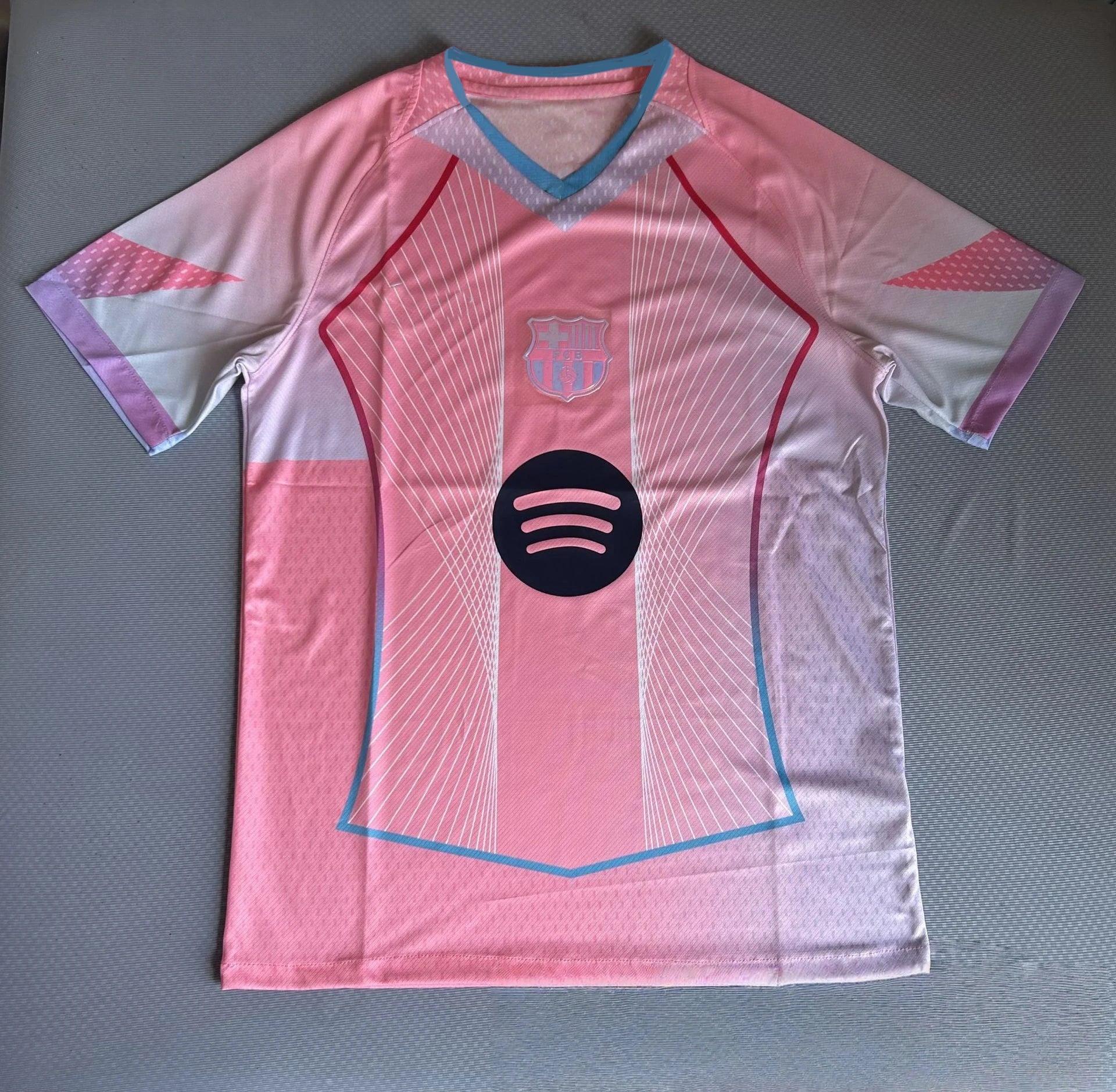 Barca-Sondereditionstrikot in Hellblau und Pink
